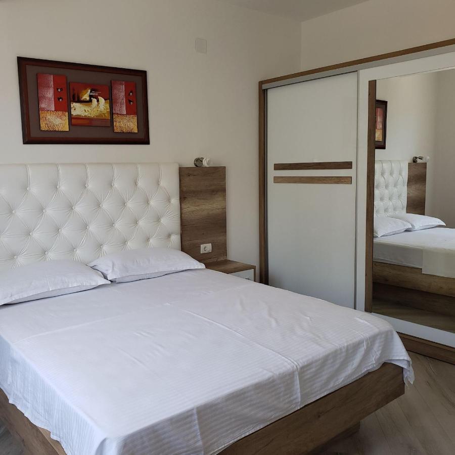 Green Hill Apartments 울친 외부 사진