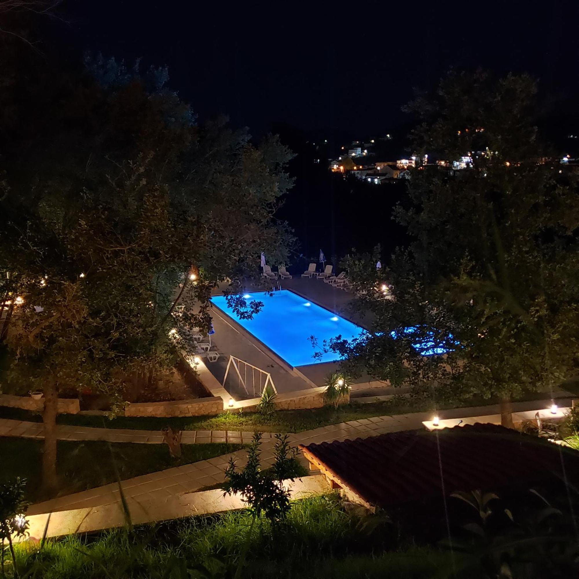 Green Hill Apartments 울친 외부 사진
